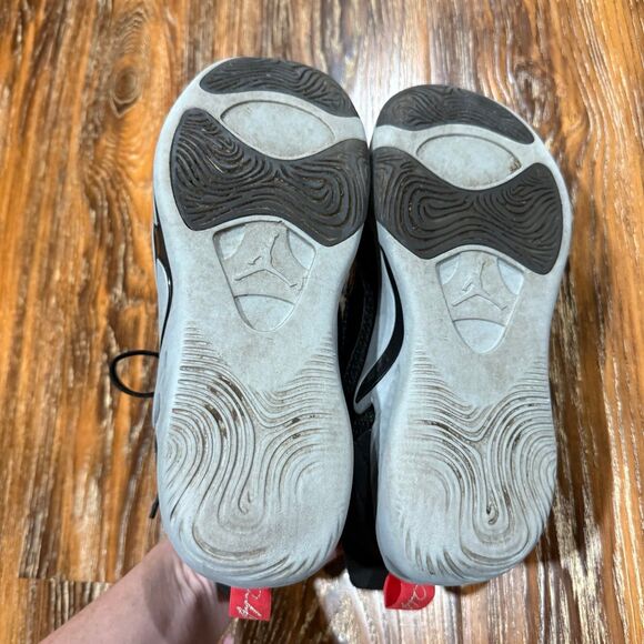 Jordan Nike Size 5Y Tatum Old School Step Basketball Shoes Black Red - Picture 6 of 8